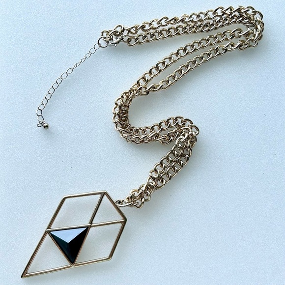 Vintage Pyramid Acrylic Centre Triangular Design Pendant on Chunky Necklace 28โ - Picture 7 of 7